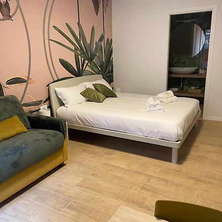 Calari Rooms - Monolocale Болонья Екстер'єр фото
