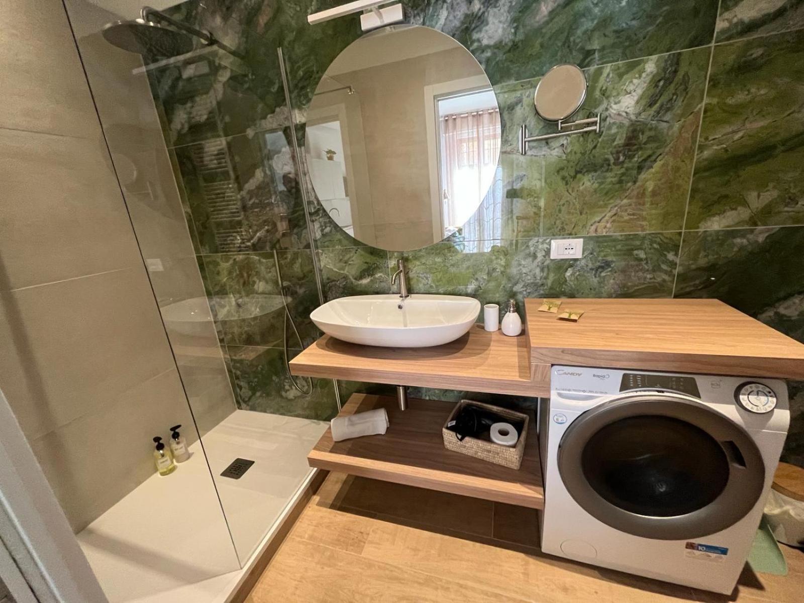 Calari Rooms - Monolocale Болонья Екстер'єр фото