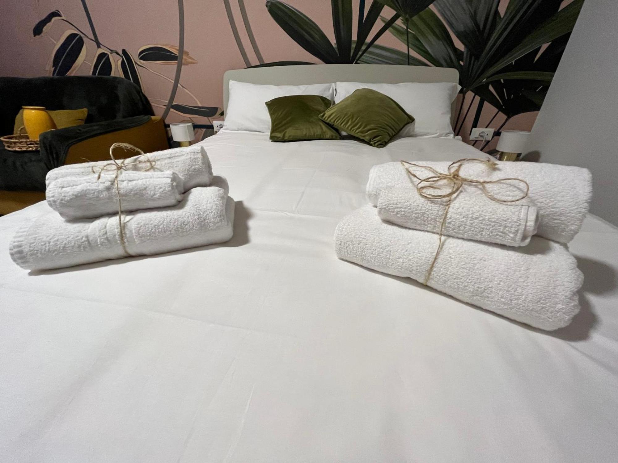 Calari Rooms - Monolocale Болонья Екстер'єр фото